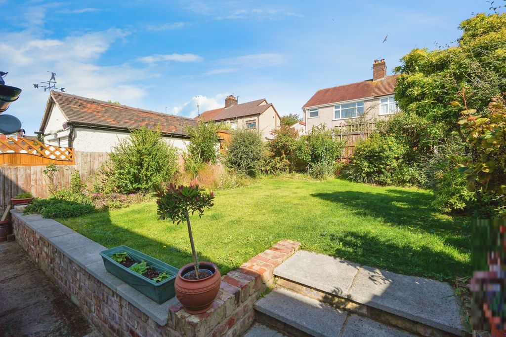 Property photo 3 of 18