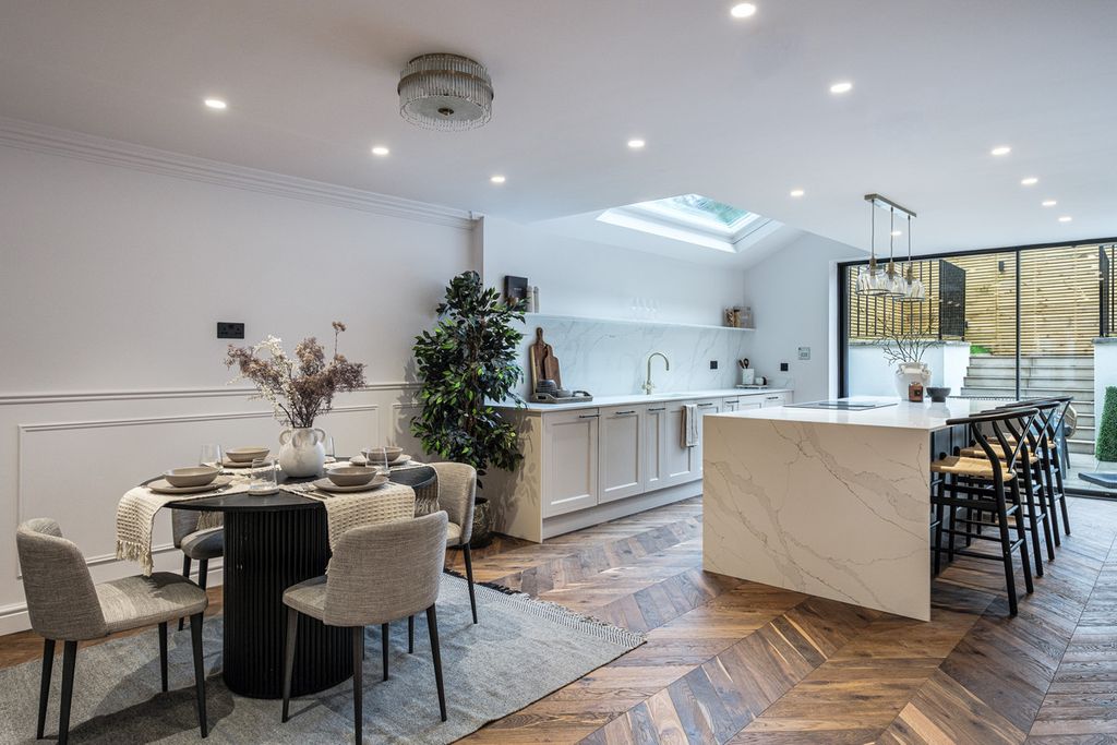 Property photo 1 of 25