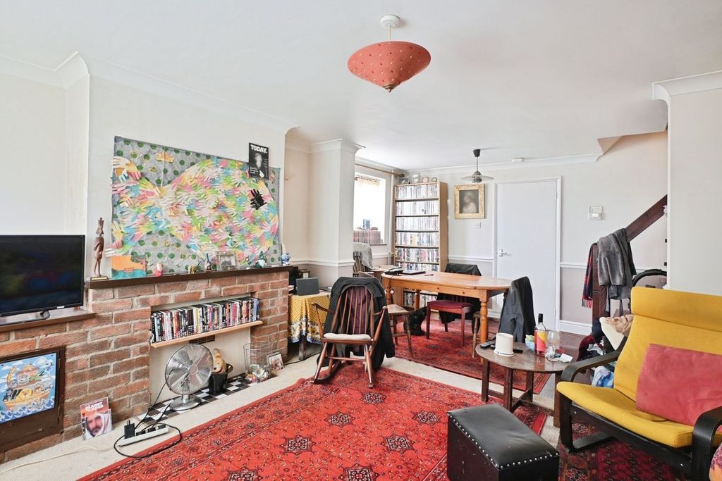 Property photo 2 of 11
