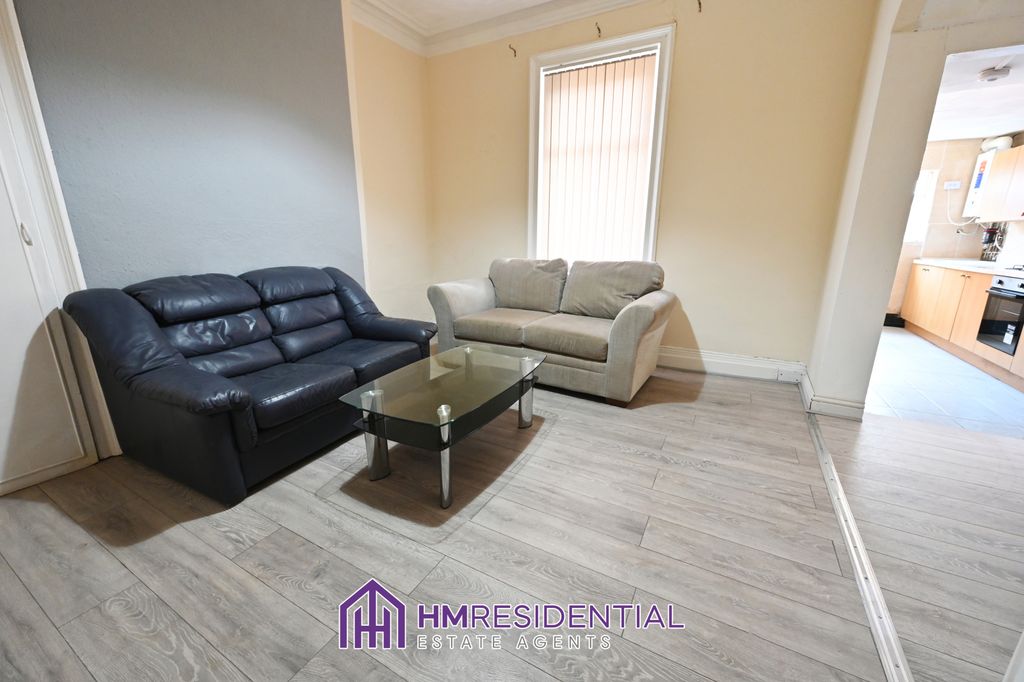 Property photo 2 of 8 Gallery