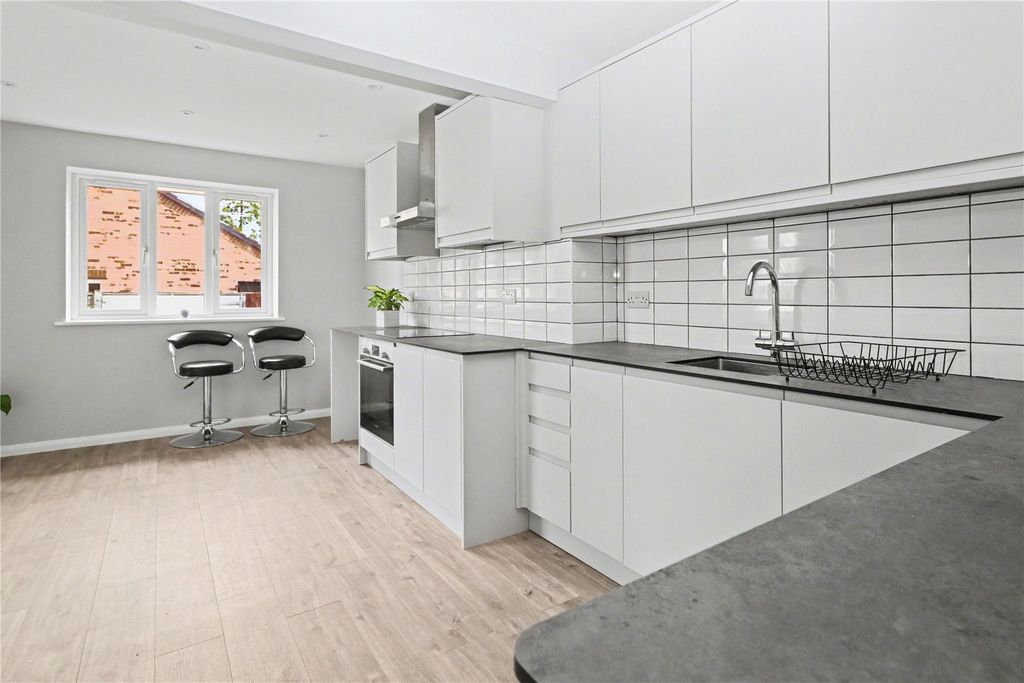 Property photo 3 of 14 Picture No. 28