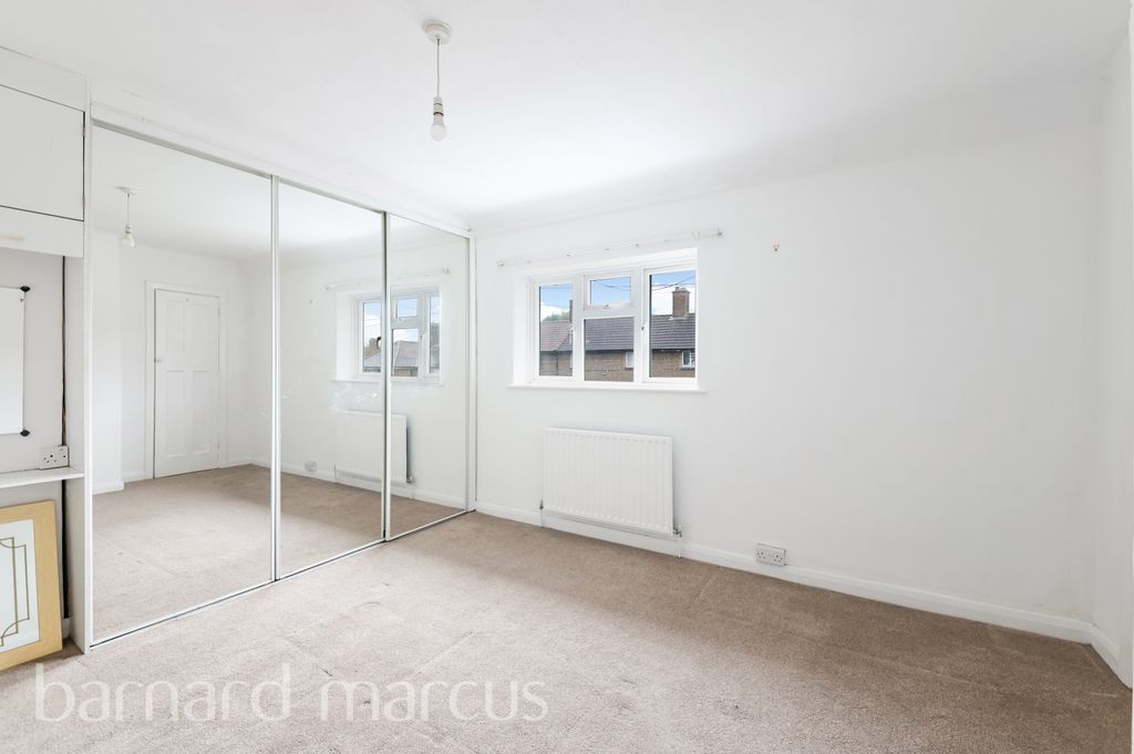 Property photo 2 of 8 Bedroom 1