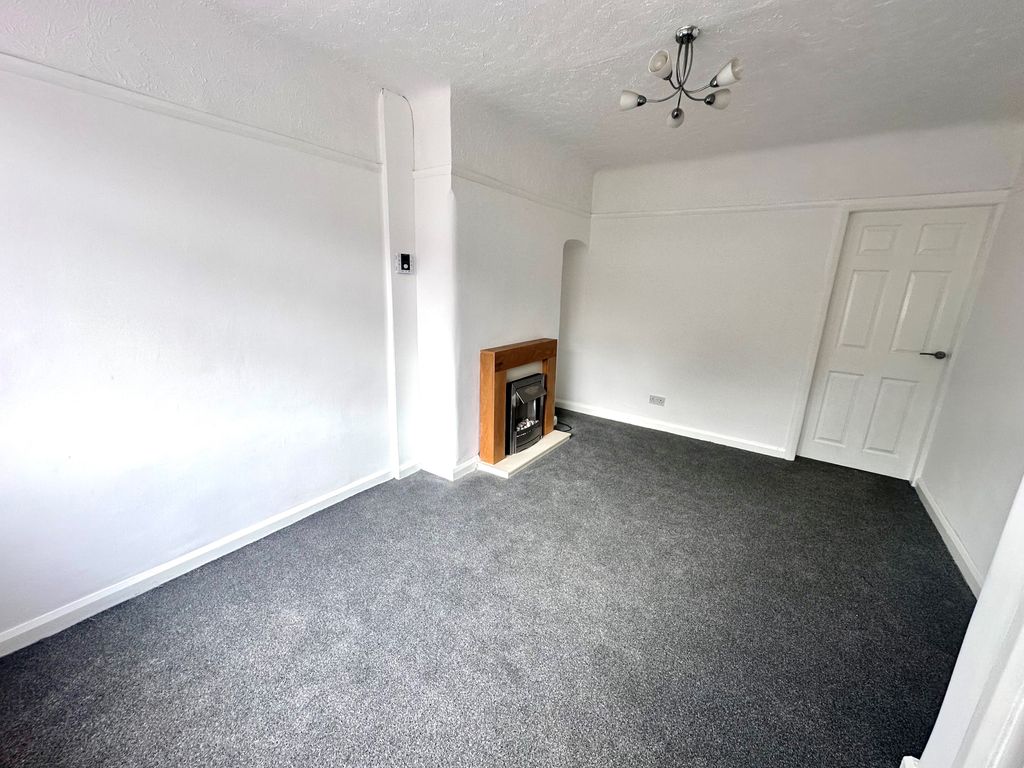Property photo 3 of 17 Image