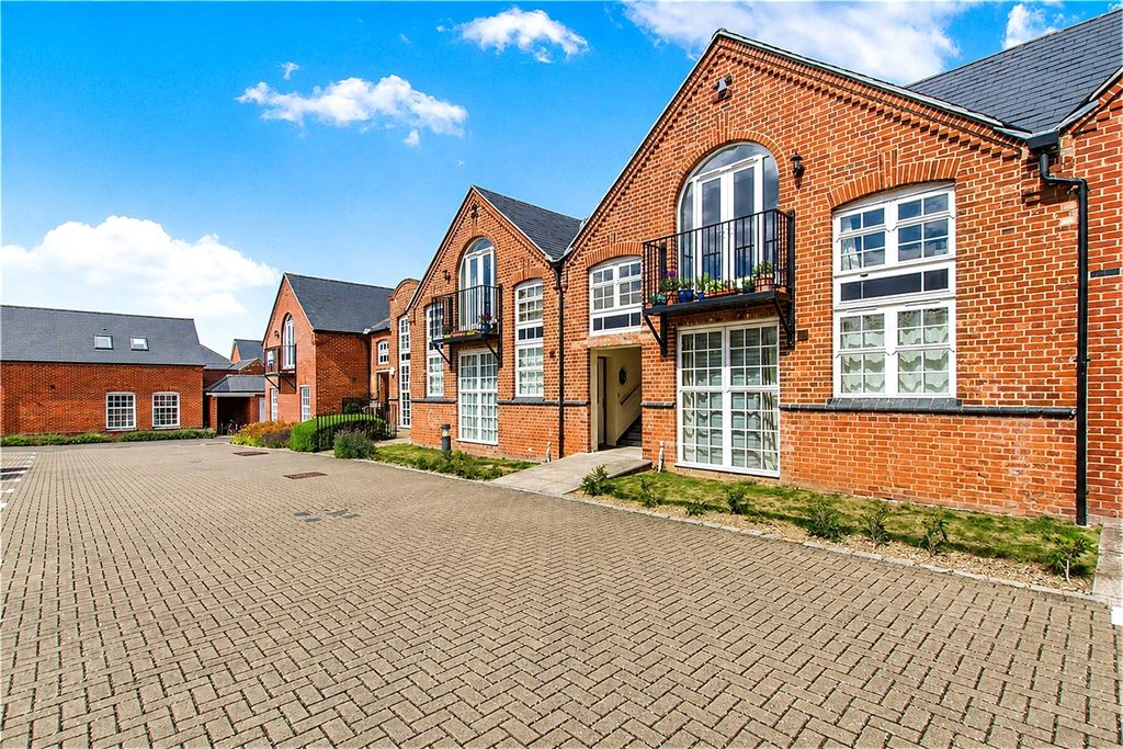 Property photo 1 of 7 Outside