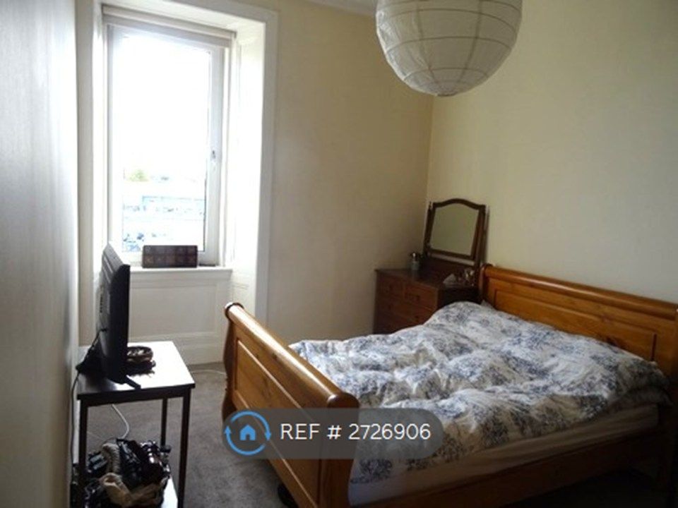 Property photo 2 of 9 Bedroom