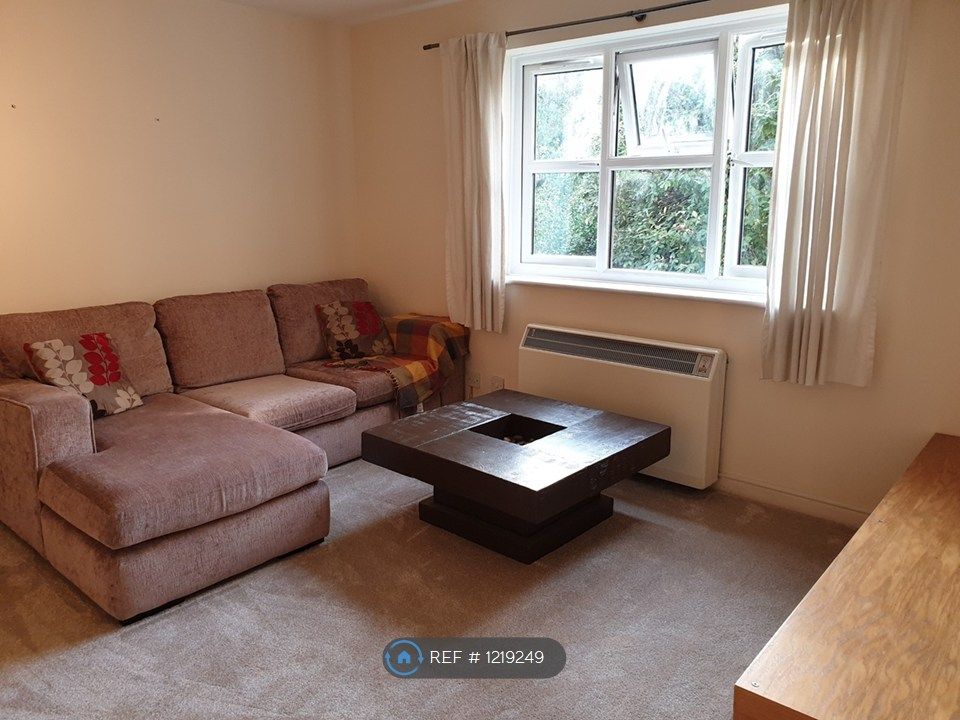 Property photo 2 of 14 Living Room 2