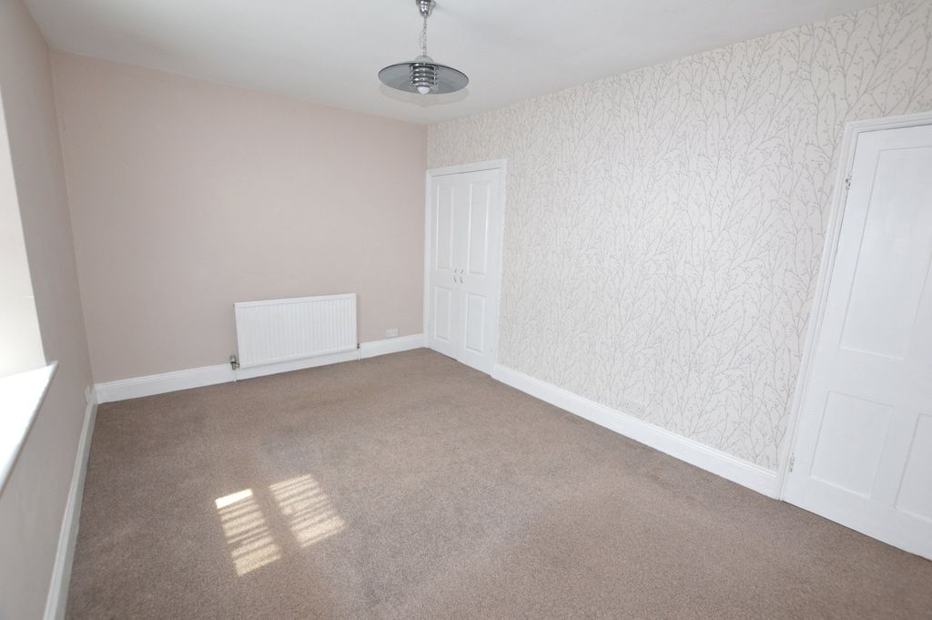 Property photo 3 of 12 4 - Picture No. 08