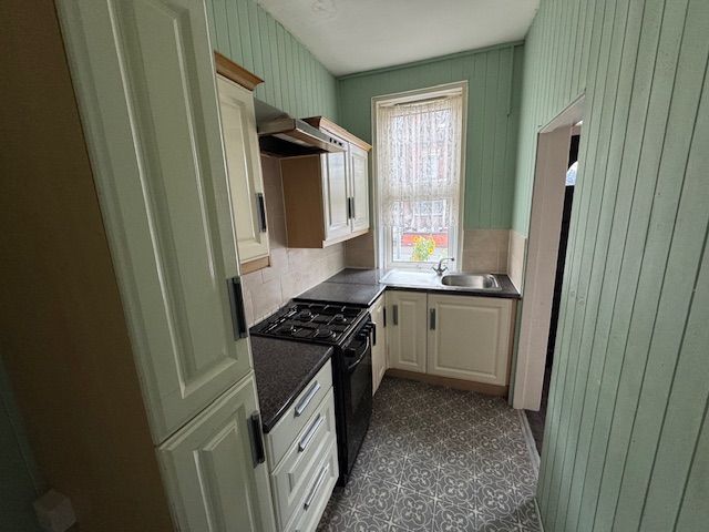 Property photo 3 of 13 Entrance Porch