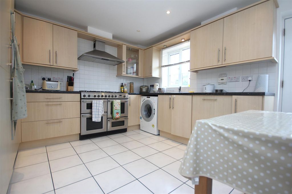 Property photo 3 of 11 Img_5586.Jpg