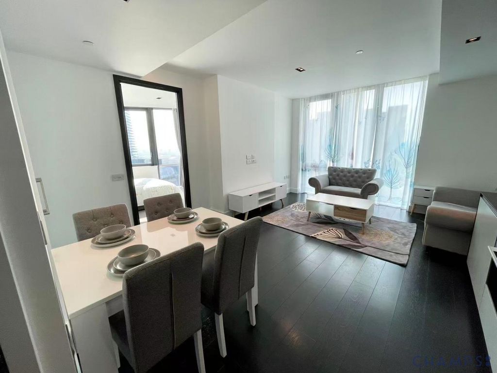 Property photo 1 of 11 1 Bed Flat For Sale Amory Tower, London E14