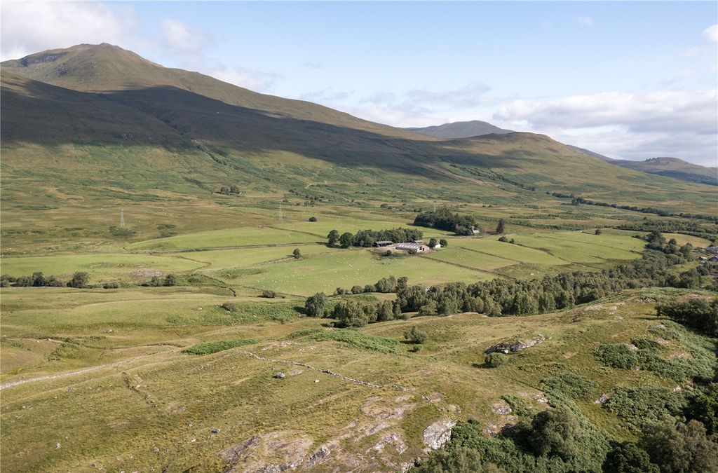 Property photo 3 of 14 Carie