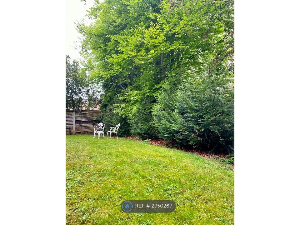 Property photo 2 of 7 Garden