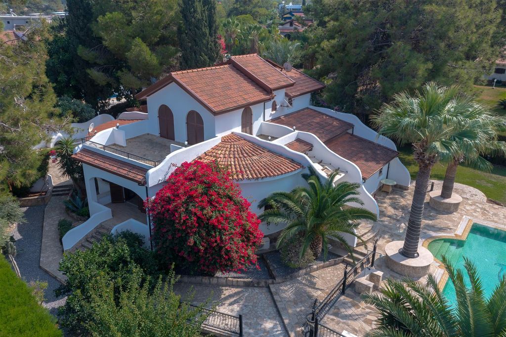 Property photo 1 of 58