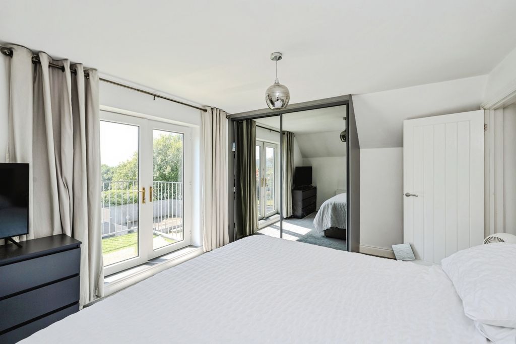 Property photo 3 of 20 Pbox-Img.Jpg