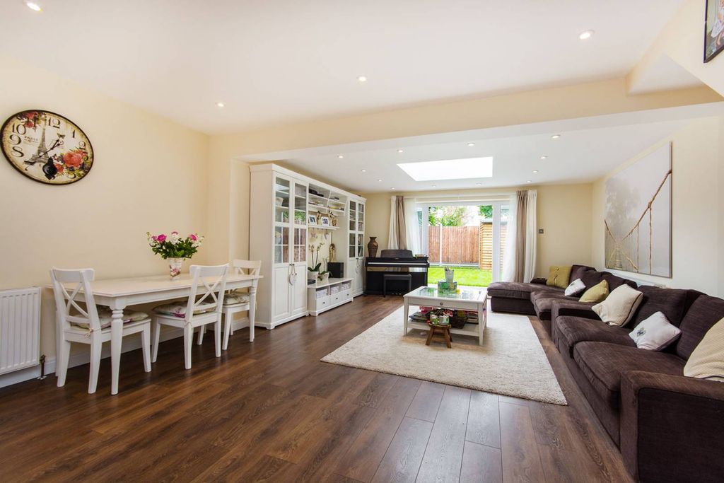 Property photo 3 of 13