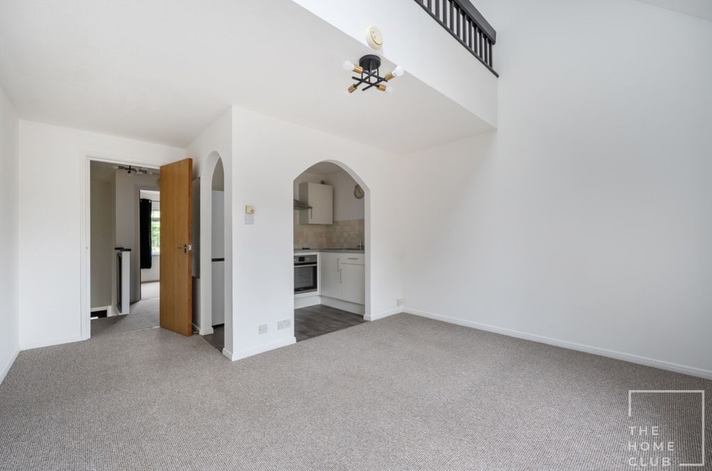 Property photo 3 of 9 F2101655-0d65-4d6d-88F0-B0F1B84886c6