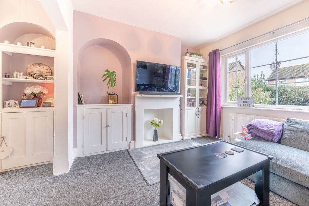 Property photo 2 of 31