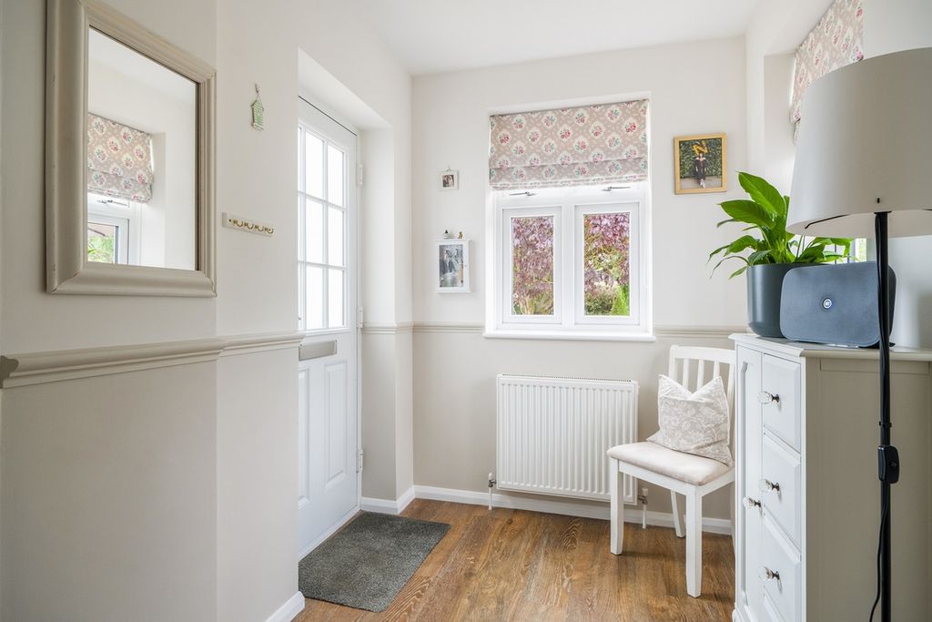 Property photo 2 of 31