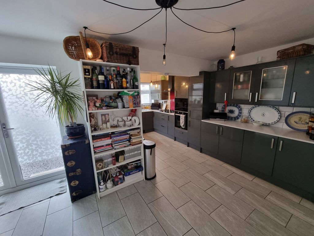 Property photo 3 of 24