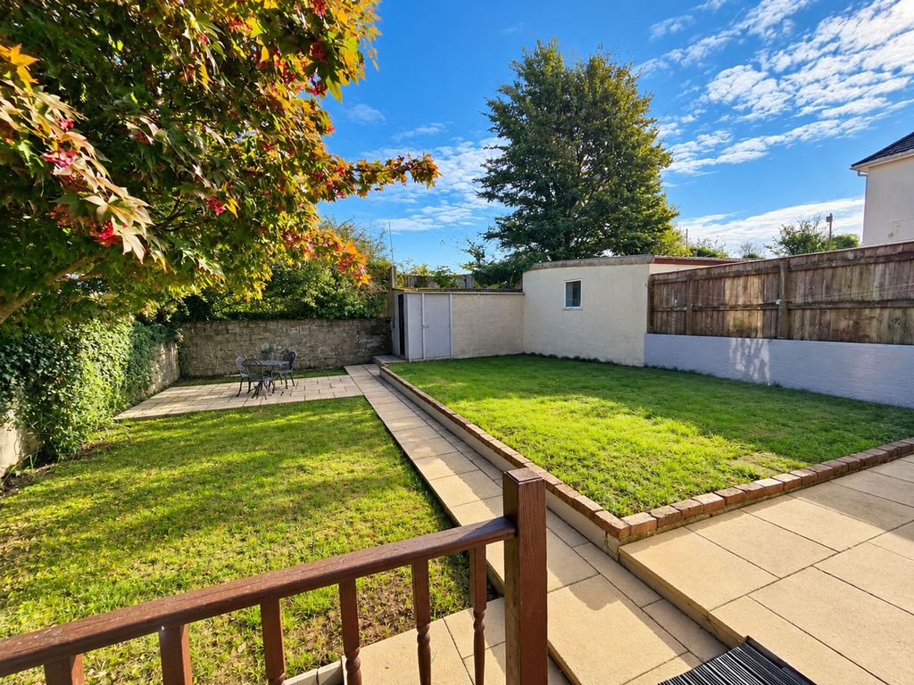 Property photo 3 of 13