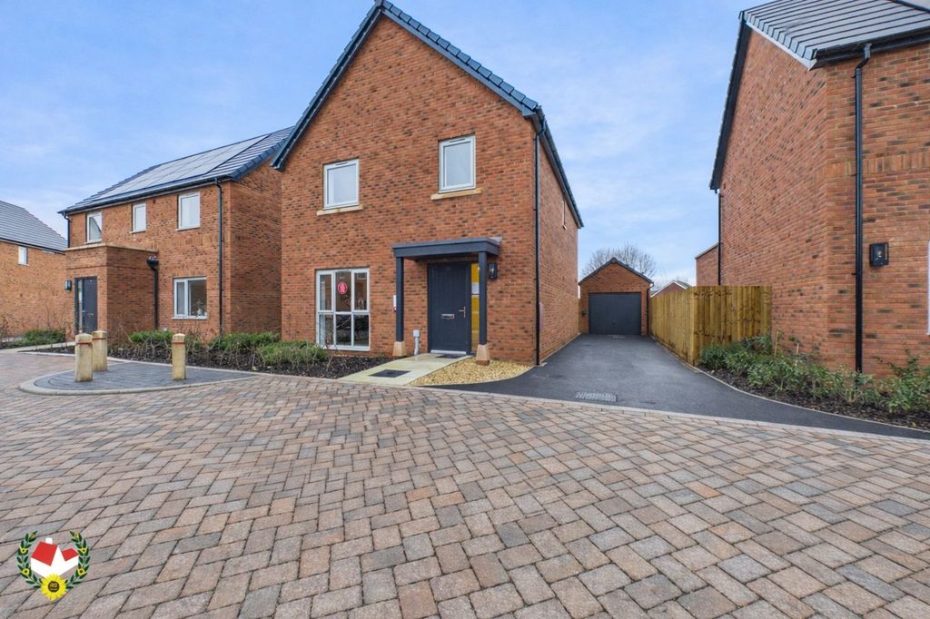 Property photo 1 of 18