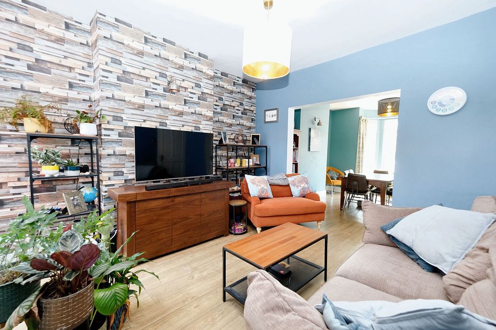 Property photo 3 of 19