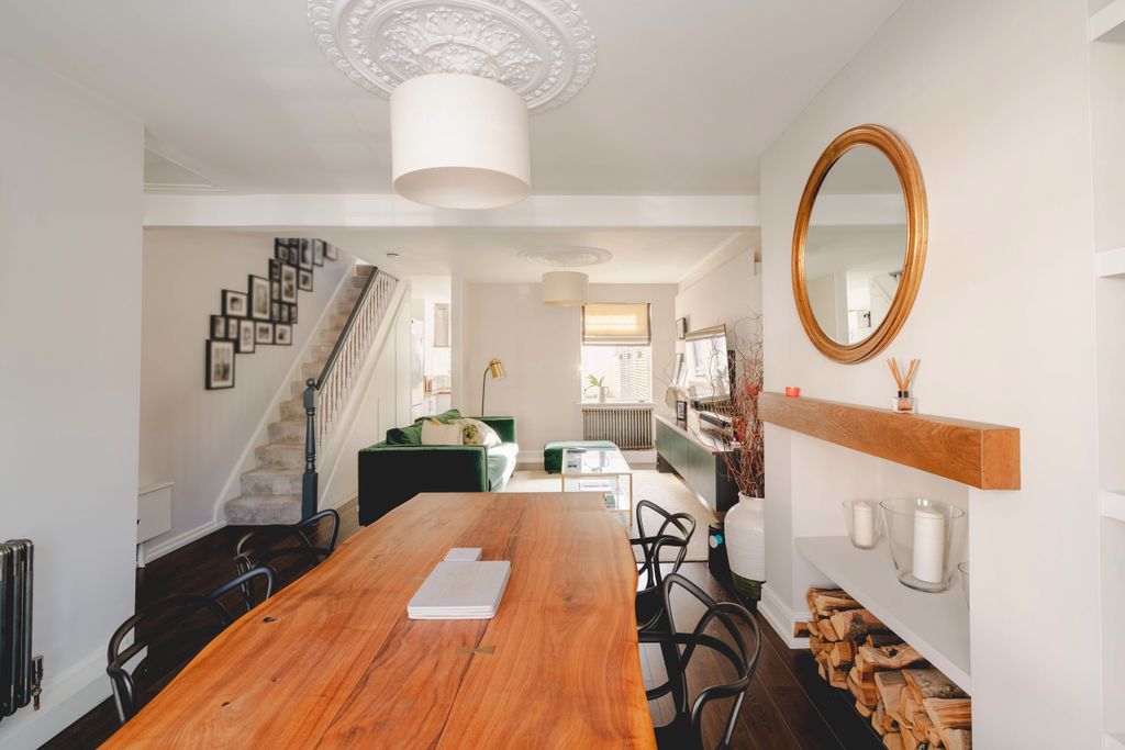 Property photo 2 of 23 26