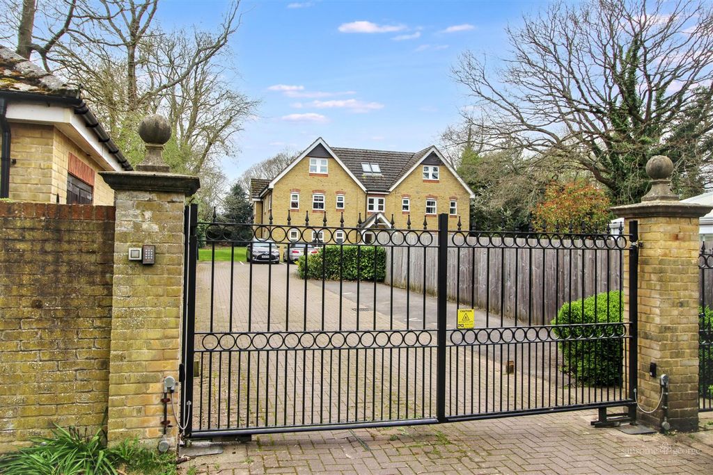 Property photo 3 of 12 Gated Entrance