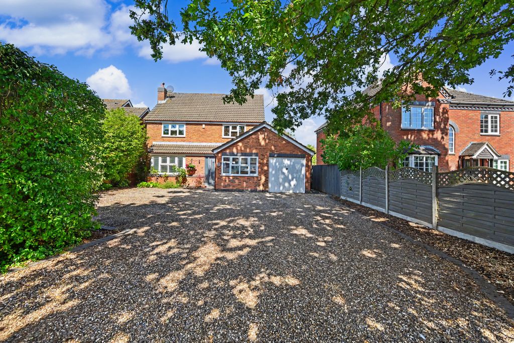Property photo 1 of 28