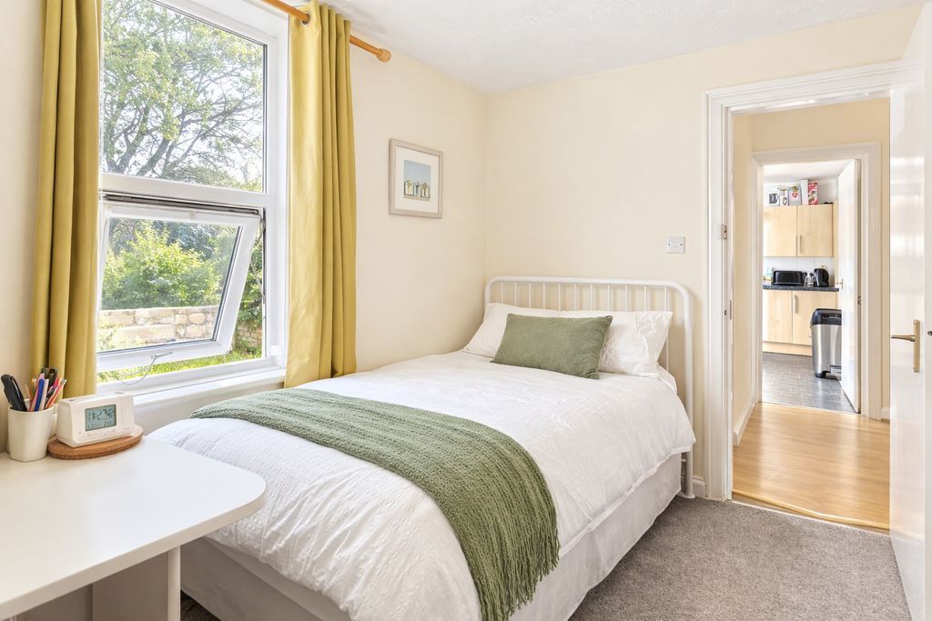 Property photo 3 of 9 Photo 13