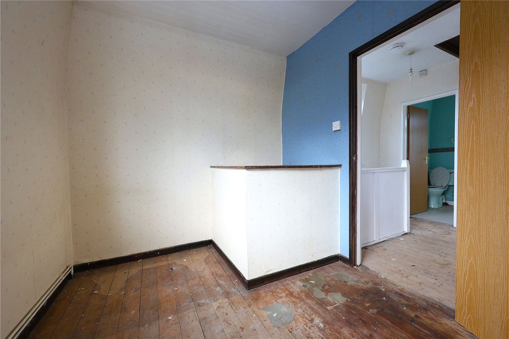 Property photo 3 of 22 Picture No. 02