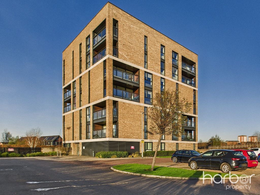 Property photo 1 of 17 4690300