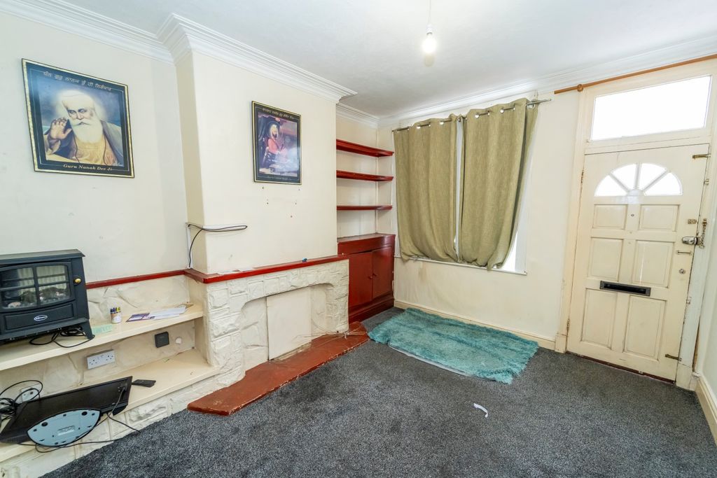 Property photo 3 of 21
