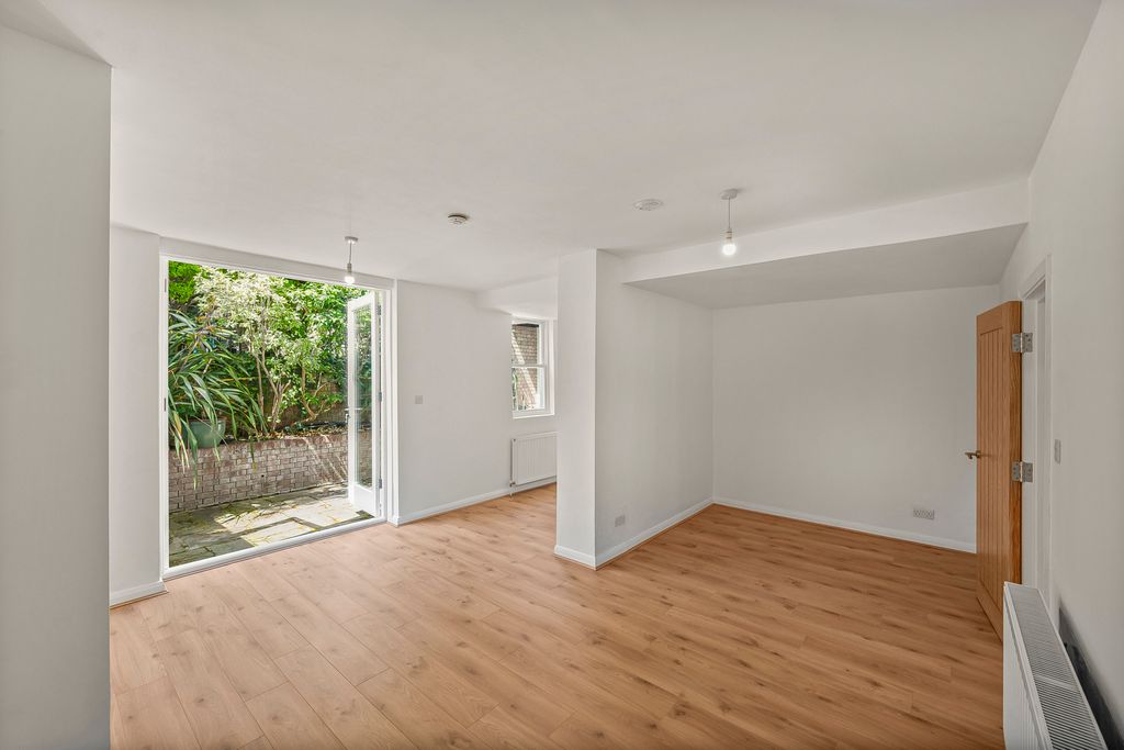 Property photo 2 of 11 Picture No. 10