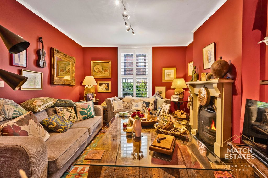 Property photo 2 of 19