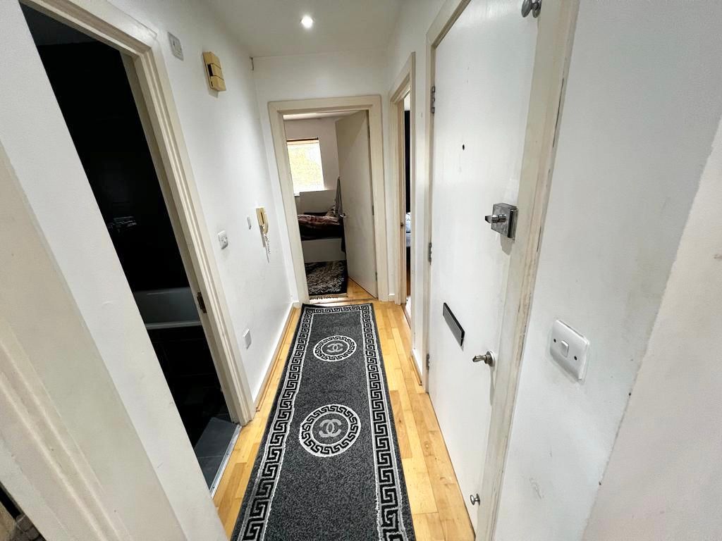 Property photo 2 of 8 Photo 6