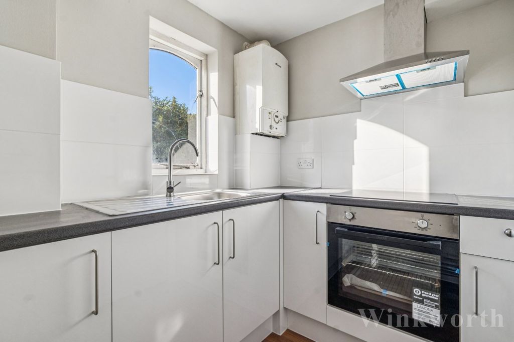 Property photo 2 of 11 Picture No. 13