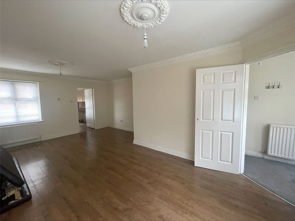 Property photo 2 of 13 Picture No. 03