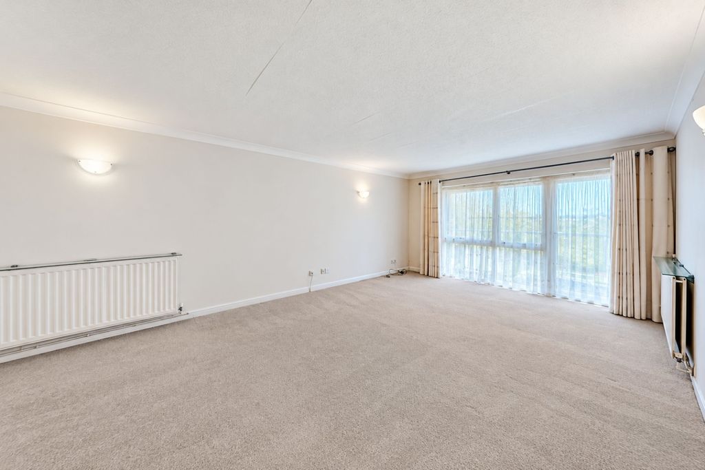 Property photo 2 of 16 5594772