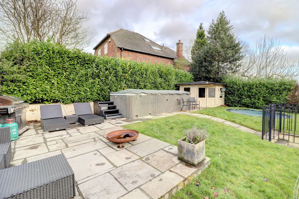 Property photo 2 of 17 Picture No. 12