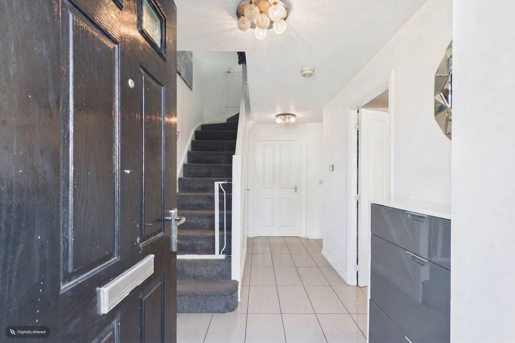 Property photo 2 of 20 Ewemove -  Spalding -  Roeburn Way -  Hallway