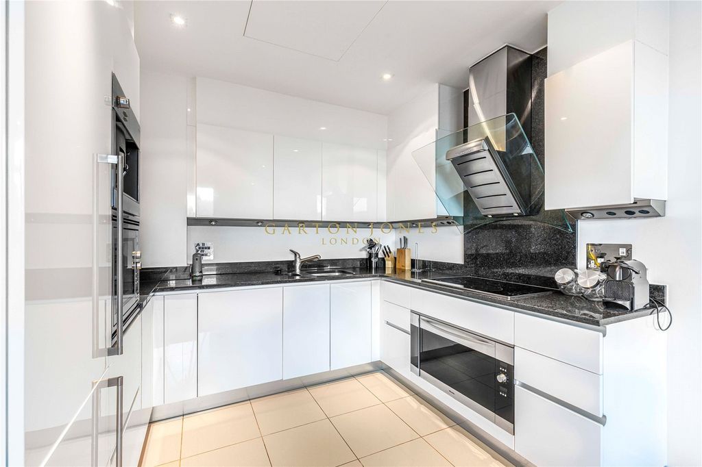 Property photo 2 of 11 Picture No. 24