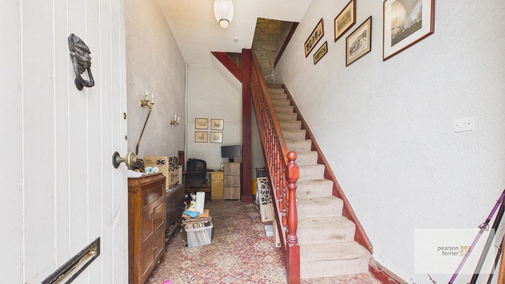 Property photo 2 of 16 Hallway