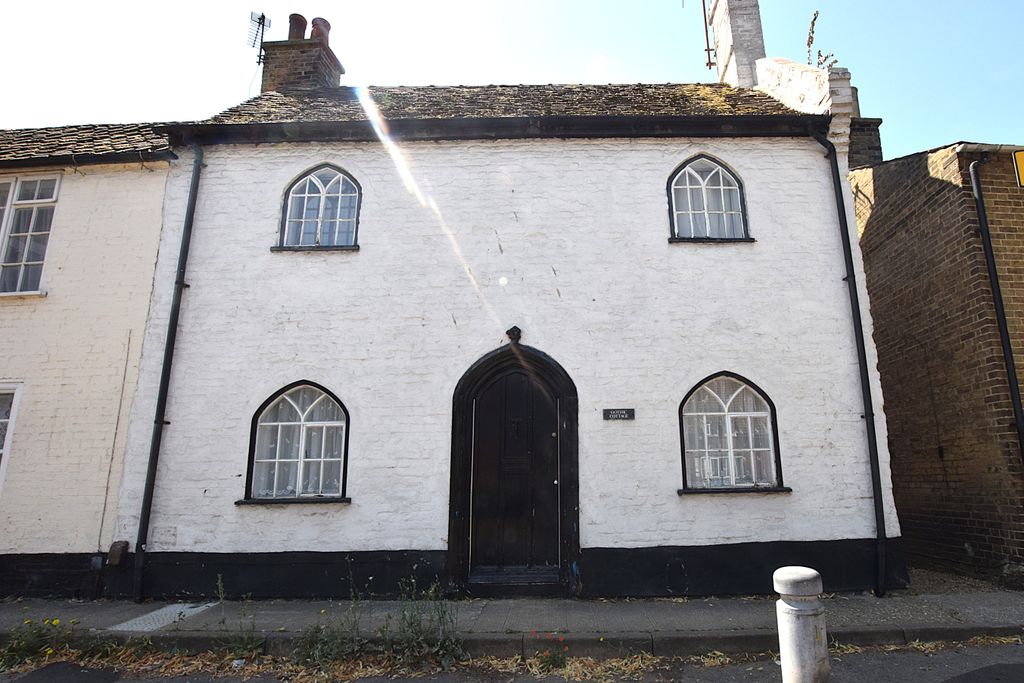 Property photo 1 of 12 Front