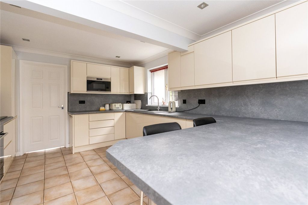 Property photo 2 of 22 Picture No. 08