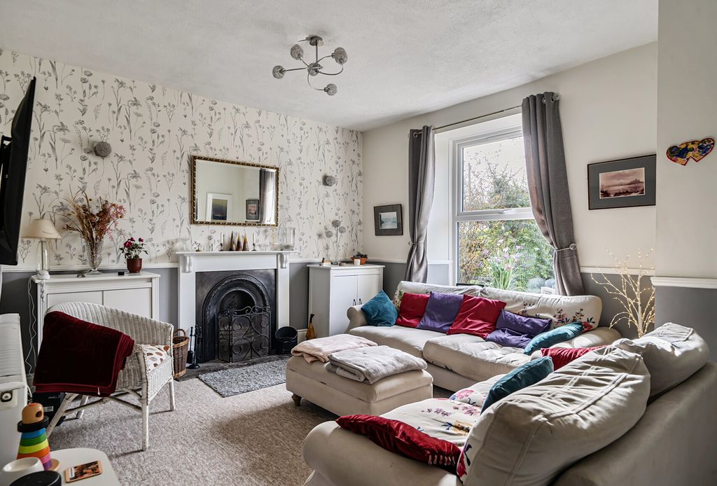 Property photo 3 of 18 Picture 3