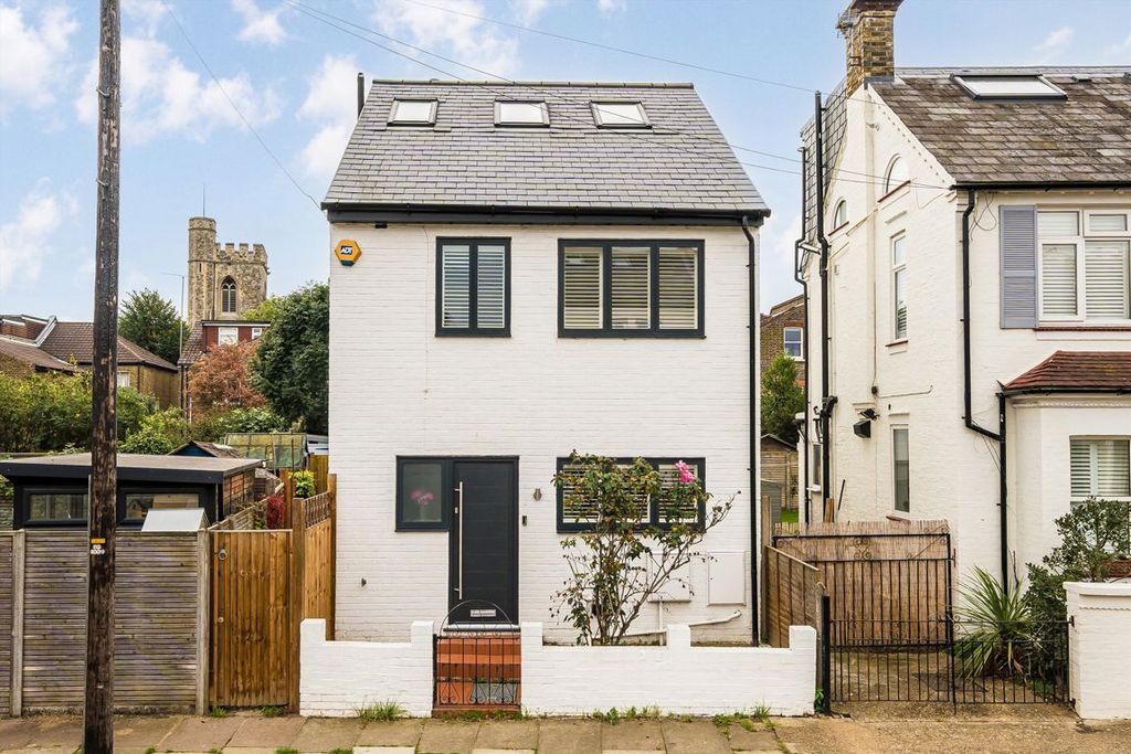 Property photo 1 of 8