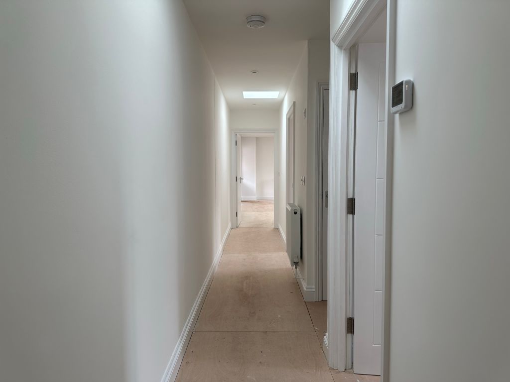 Property photo 3 of 9 Photo 04