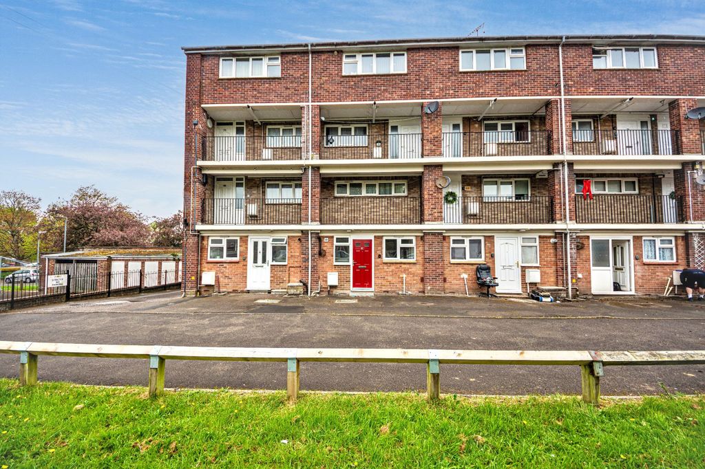 Property photo 1 of 12 61 Wellington Flats, Salthouse Lane, Yeovil, Somerset, BA20 1Ty