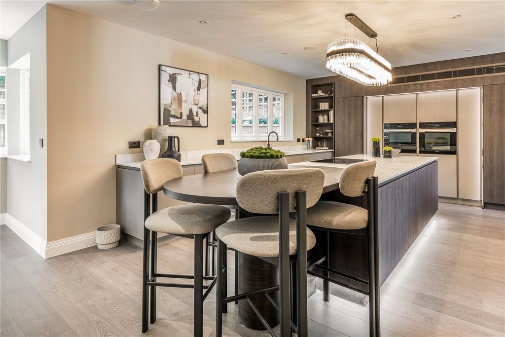 Property photo 3 of 17 Picture 3